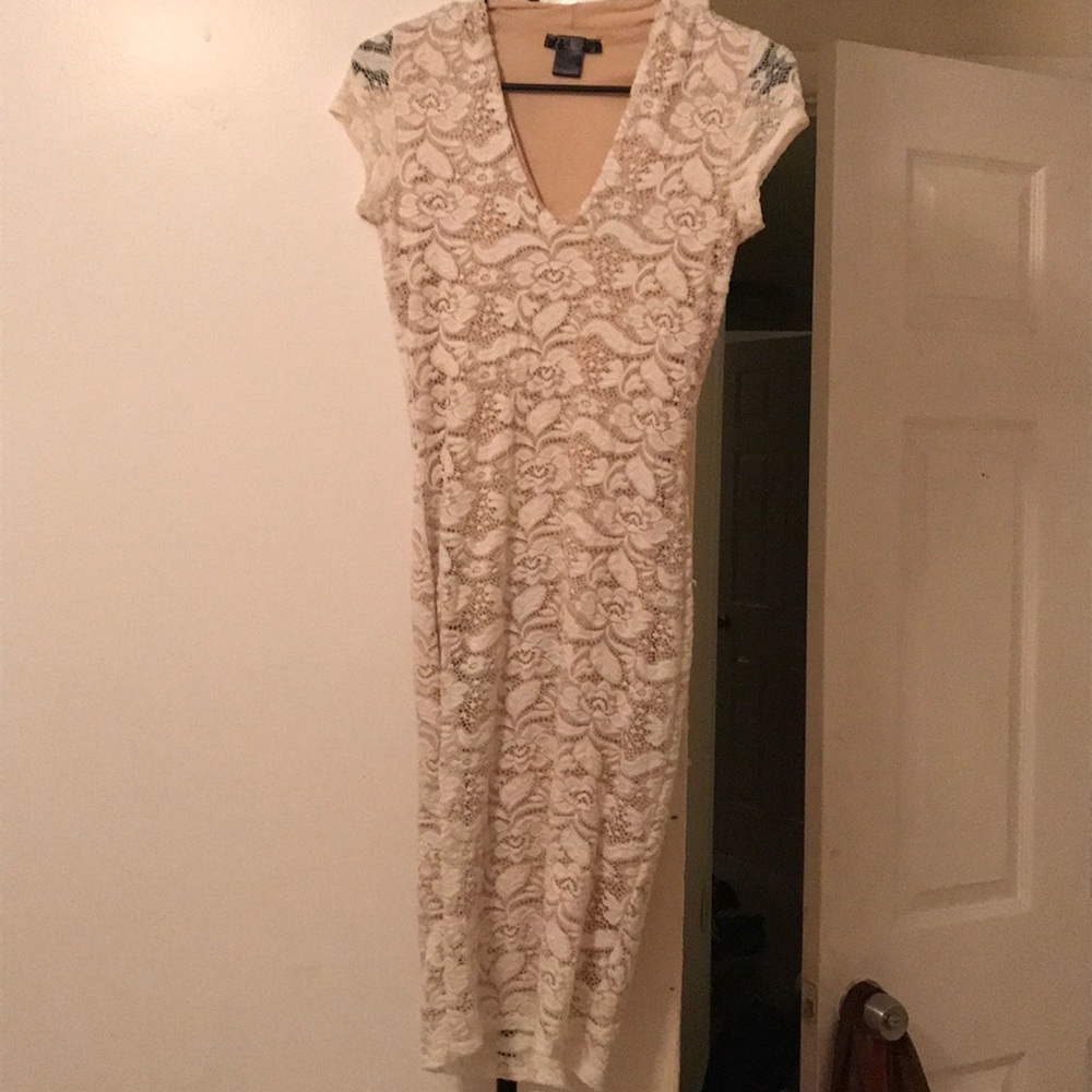 Fitted lace dress
